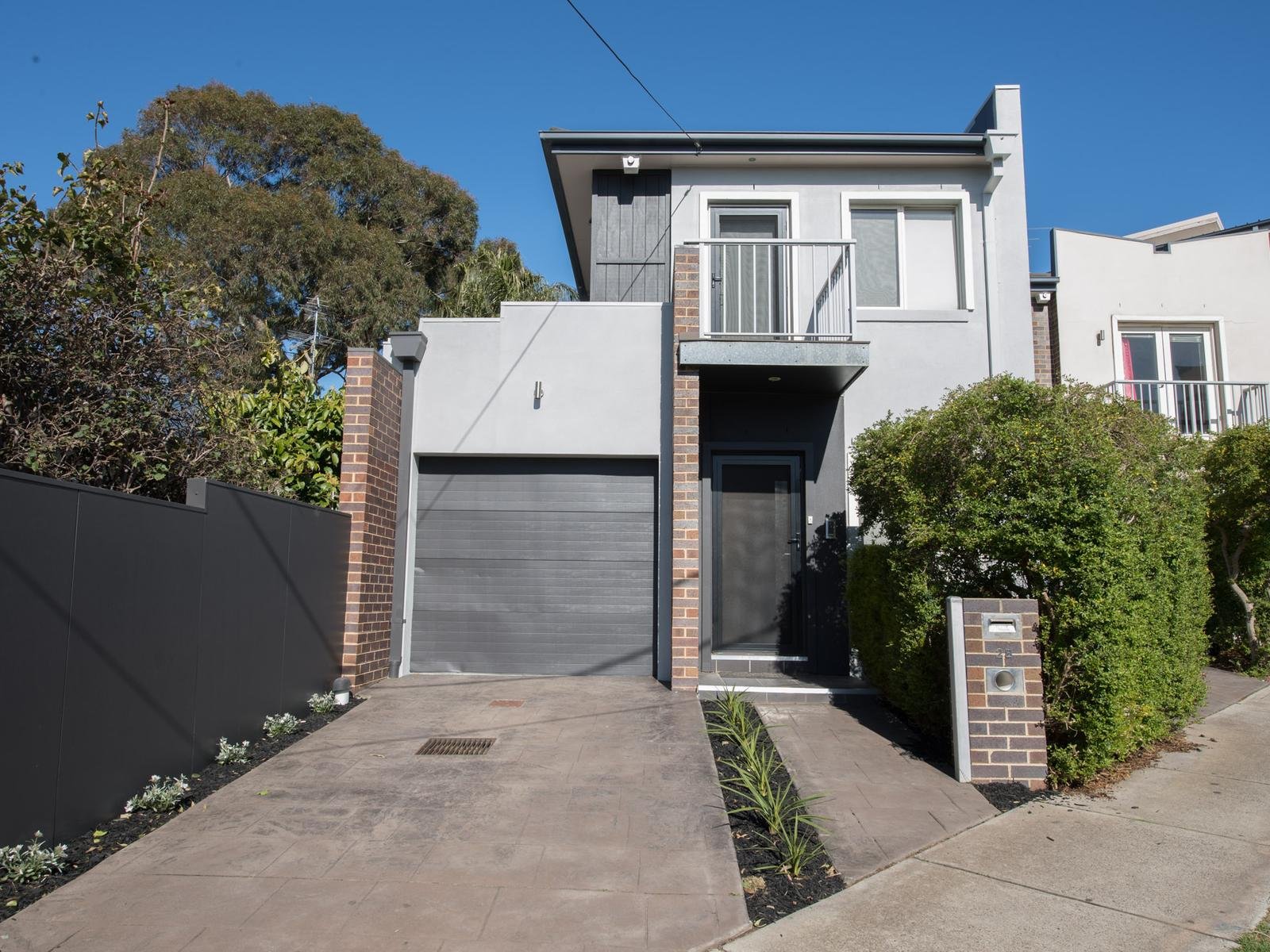 2B Hesleden Street, Essendon image 1