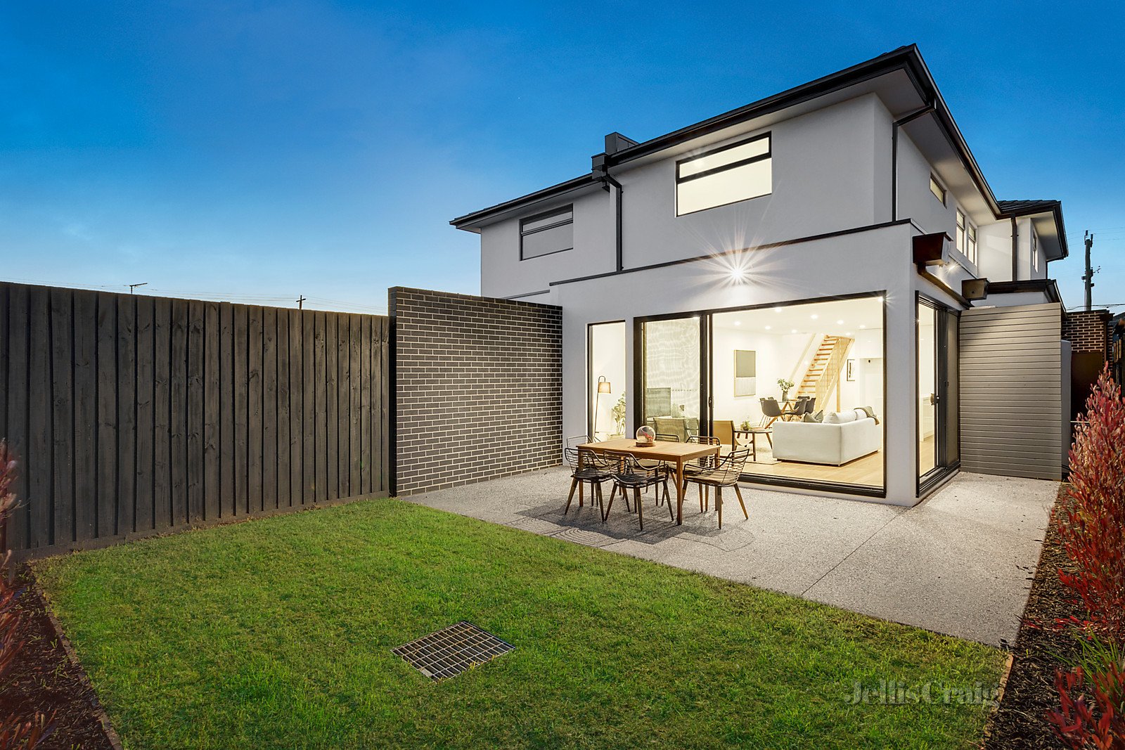 2B Isabella Street, Moorabbin image 2