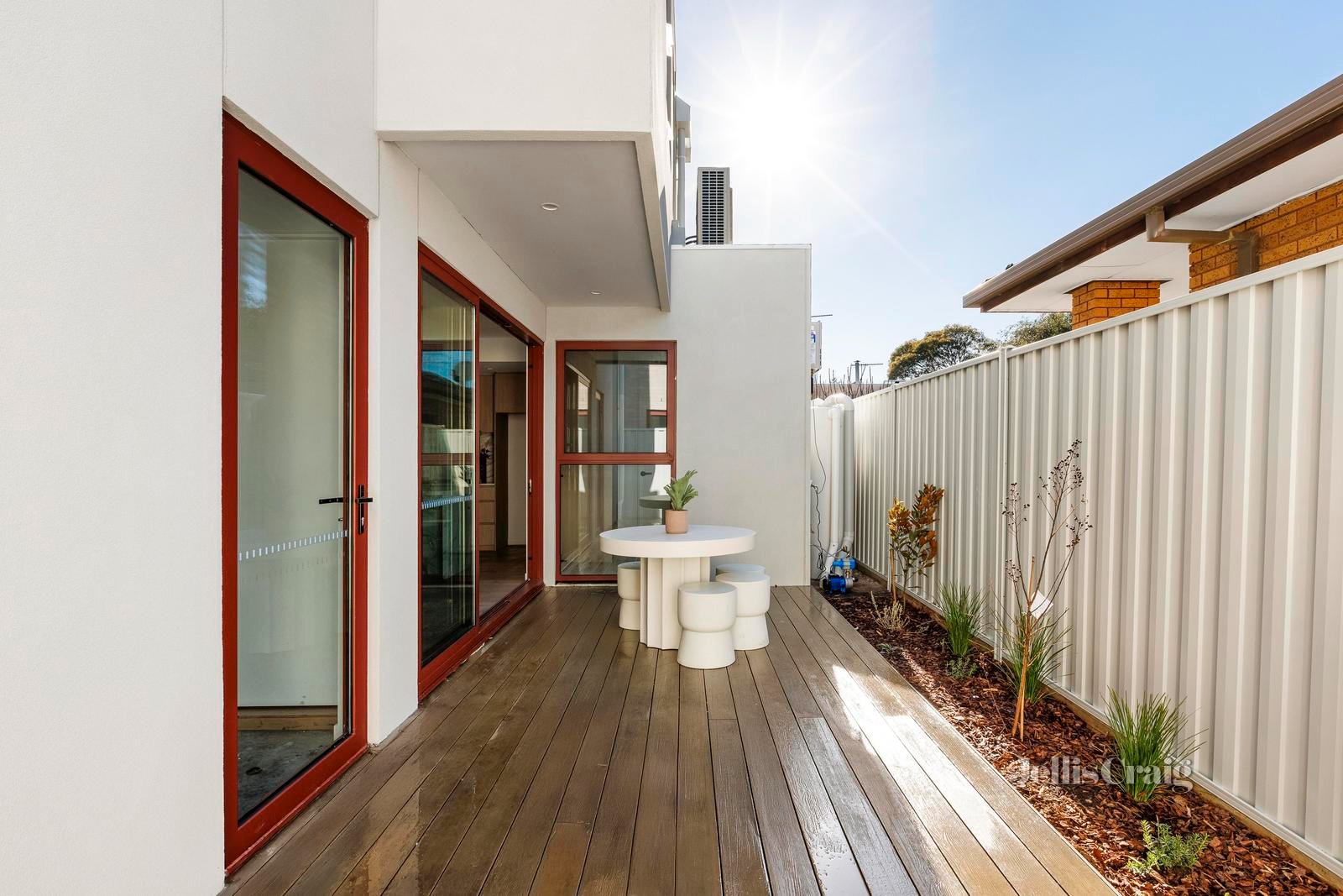 2B Leonard Street, Northcote image 6