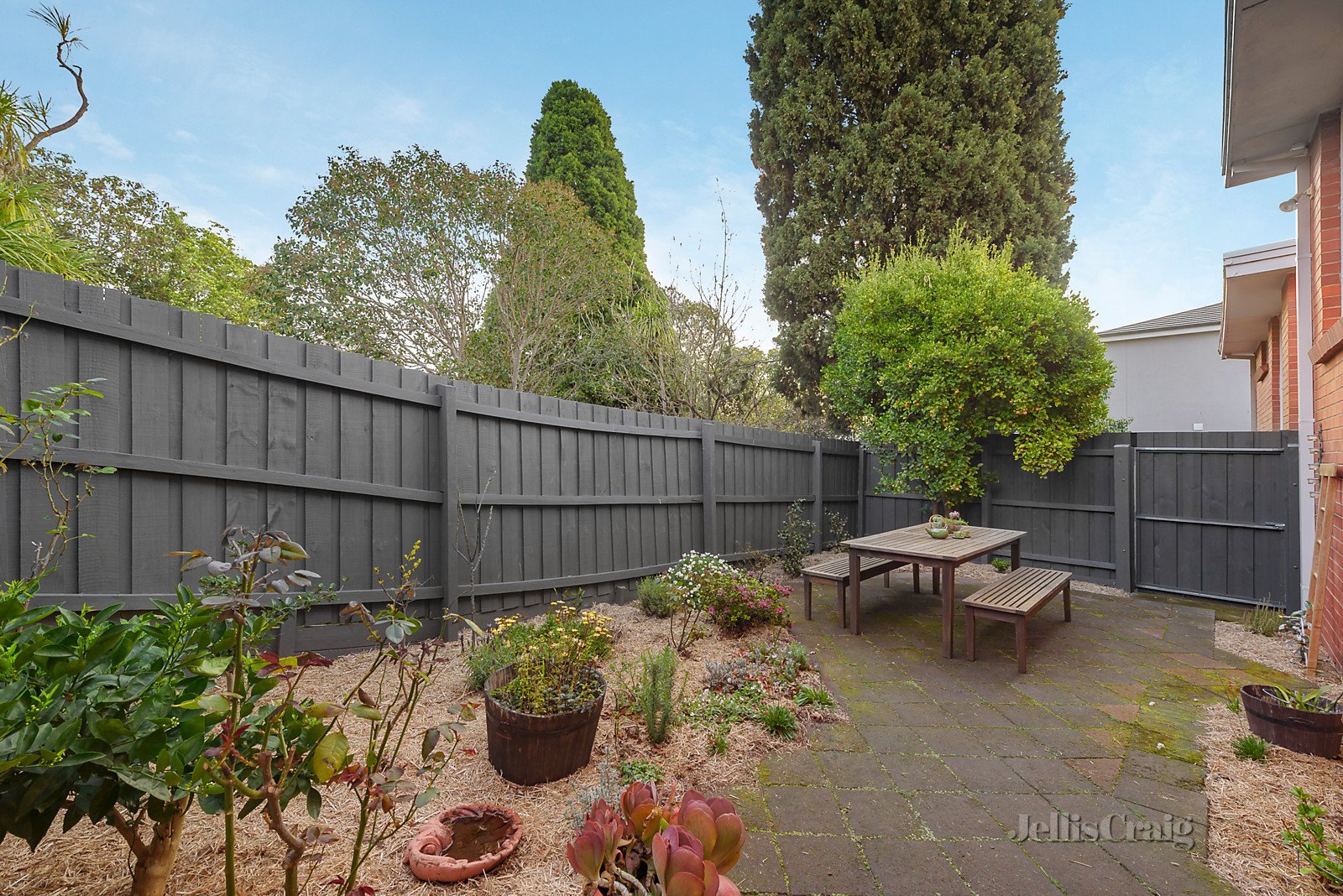 2B Lesley Street, Camberwell image 7