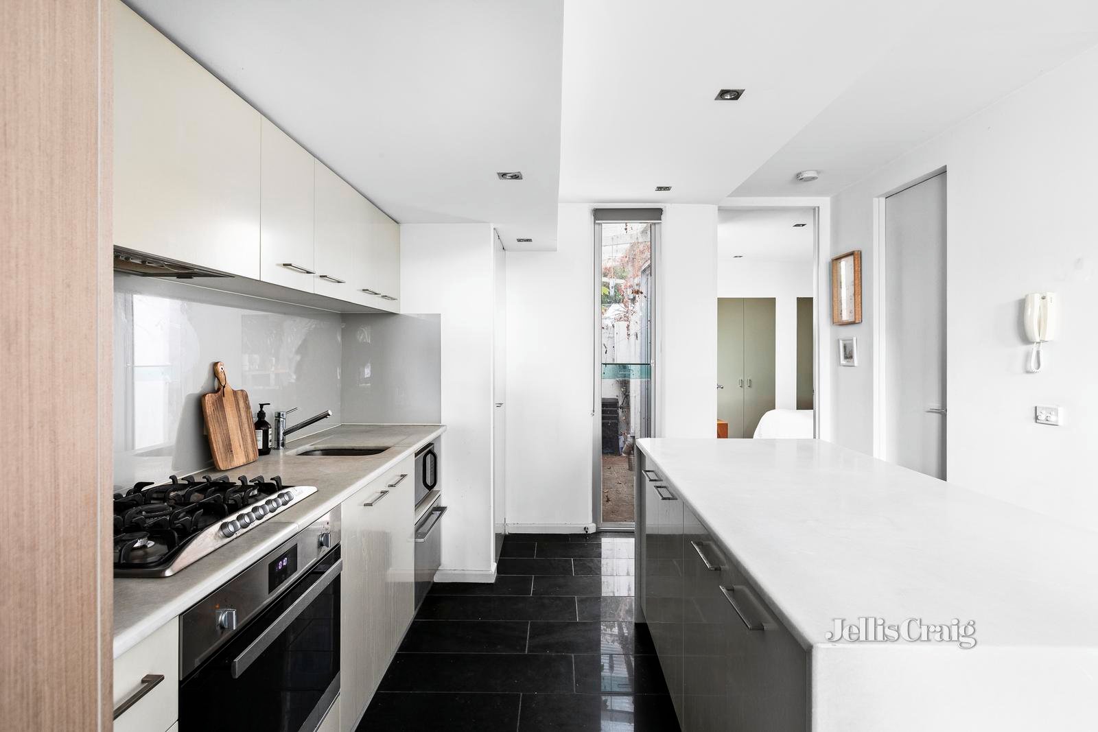 2B Luscombe Street, Brunswick image 3
