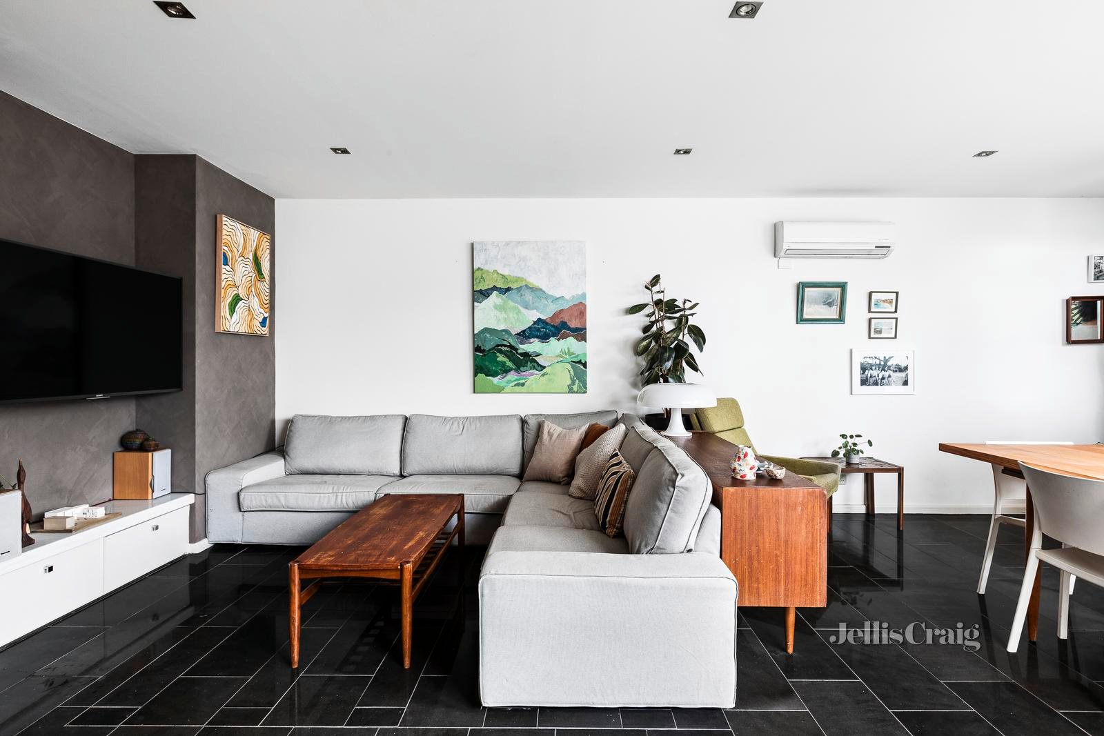 2B Luscombe Street, Brunswick image 8