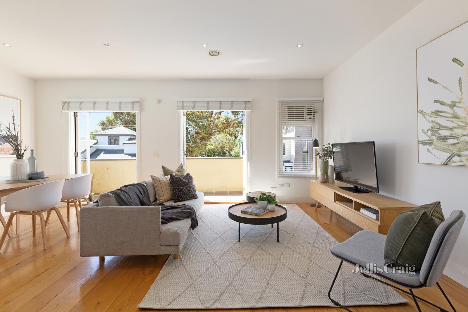 2B Moffat Street, South Yarra image 1