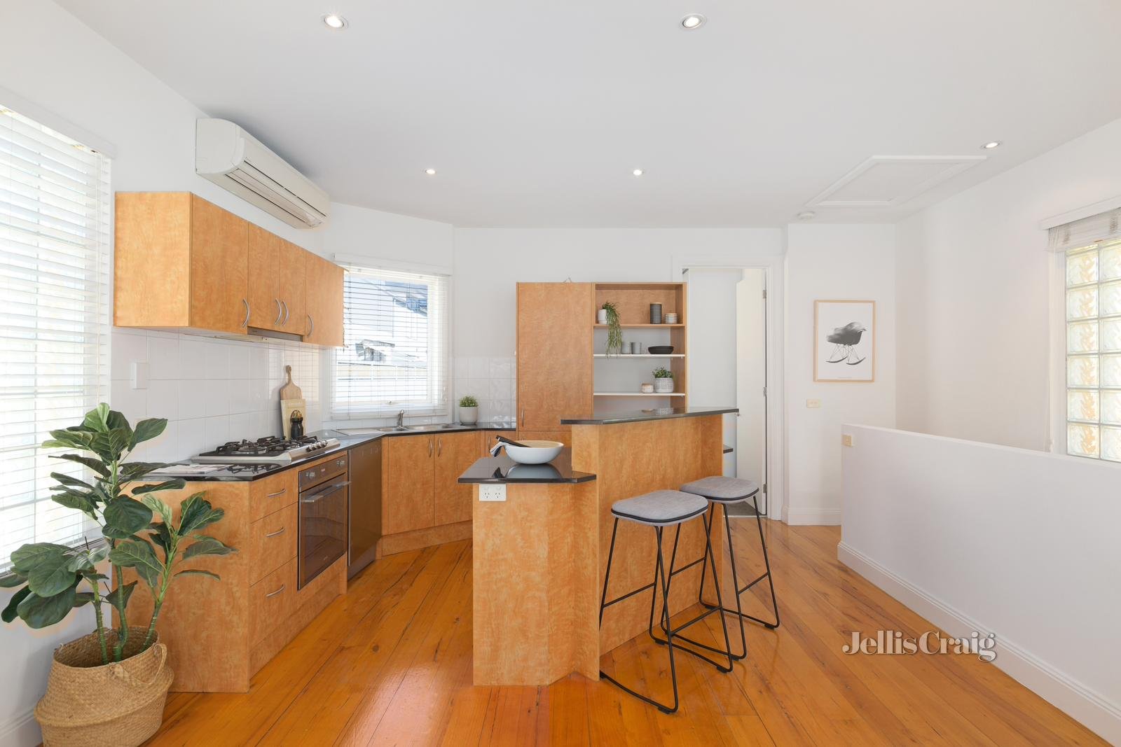 2B Moffat Street, South Yarra image 3