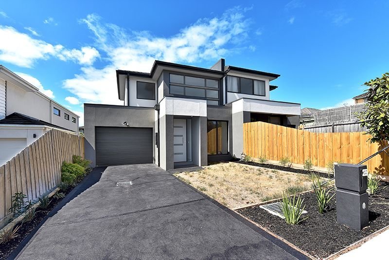2B Montreal Street, Bentleigh image 1