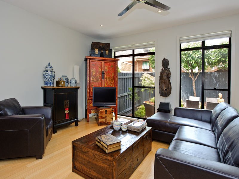 2B Naples Street, Box Hill South image 2