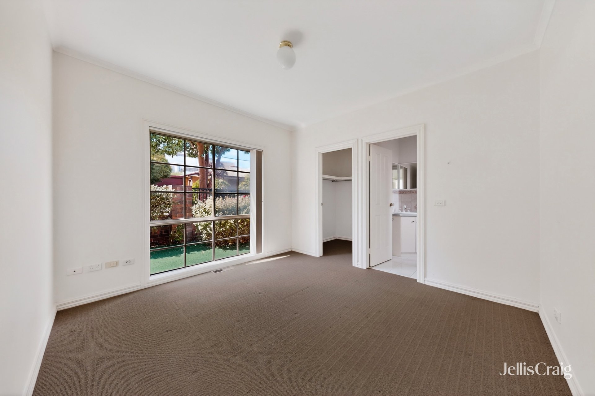 2B Renown Street, Burwood image 5
