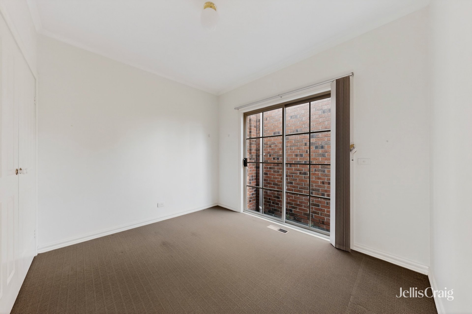 2B Renown Street, Burwood image 7