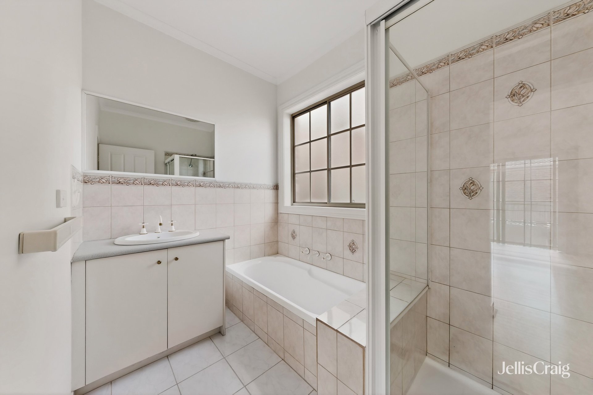 2B Renown Street, Burwood image 9