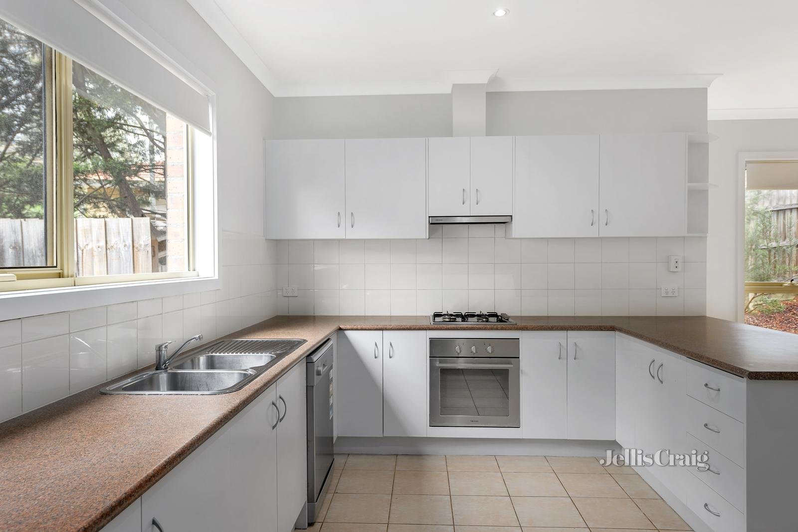 2B Stephens Street, Montmorency image 5