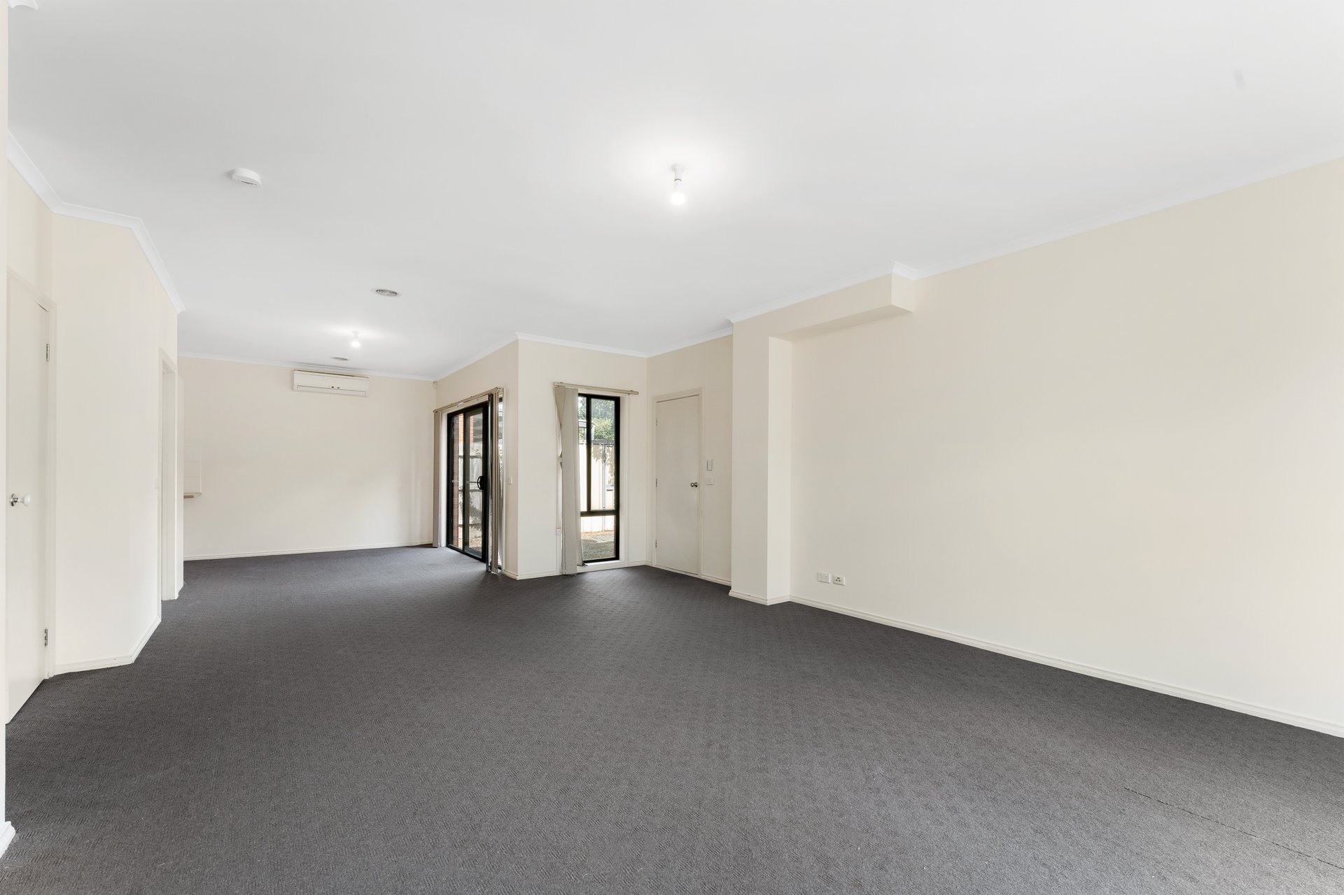 2B Treesbank Avenue, Noble&nbsp;Park image 3