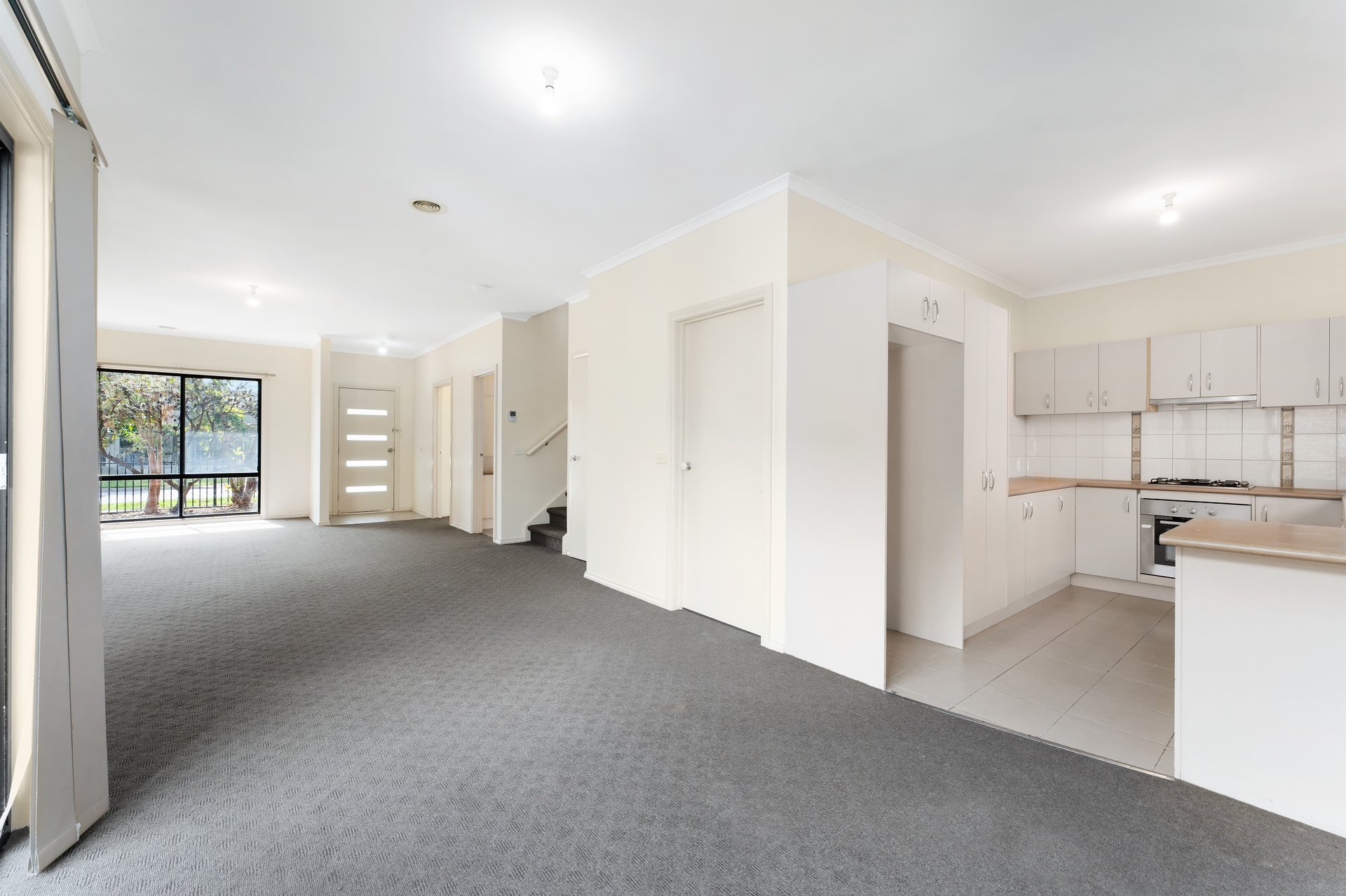 2B Treesbank Avenue, Noble&nbsp;Park image 4