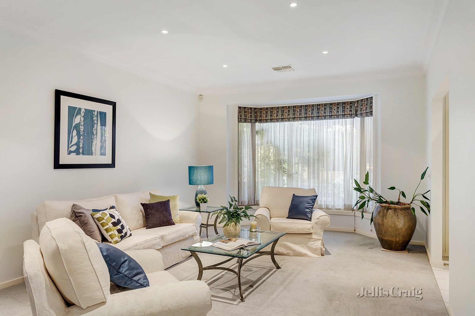 2B Valley Road, Mount Waverley image 2