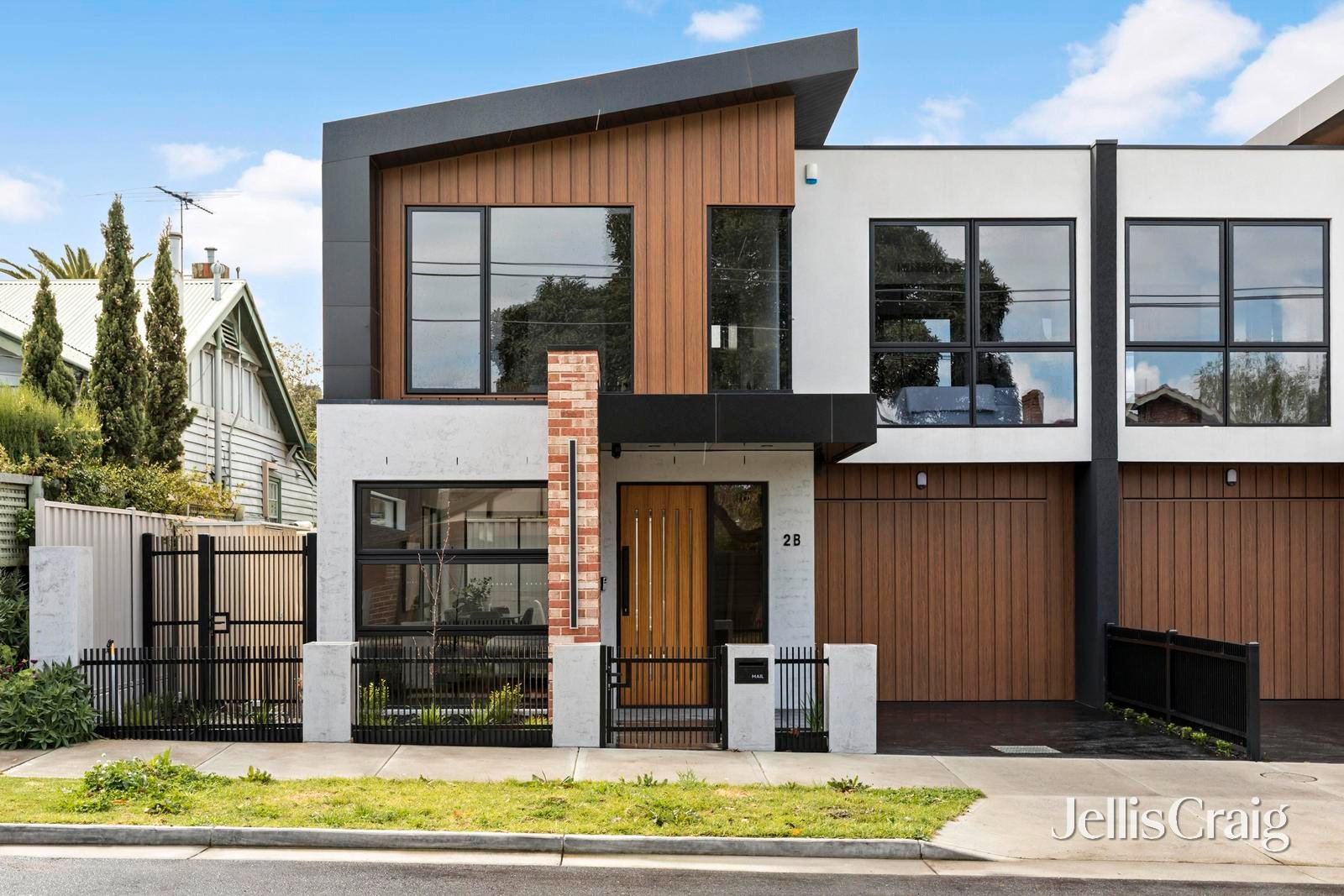 2B Wood Street, Strathmore image 1