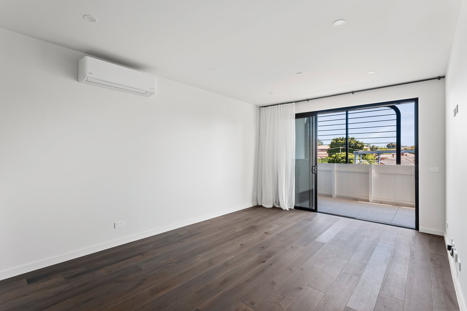 Property Gallery Thumbnail 2