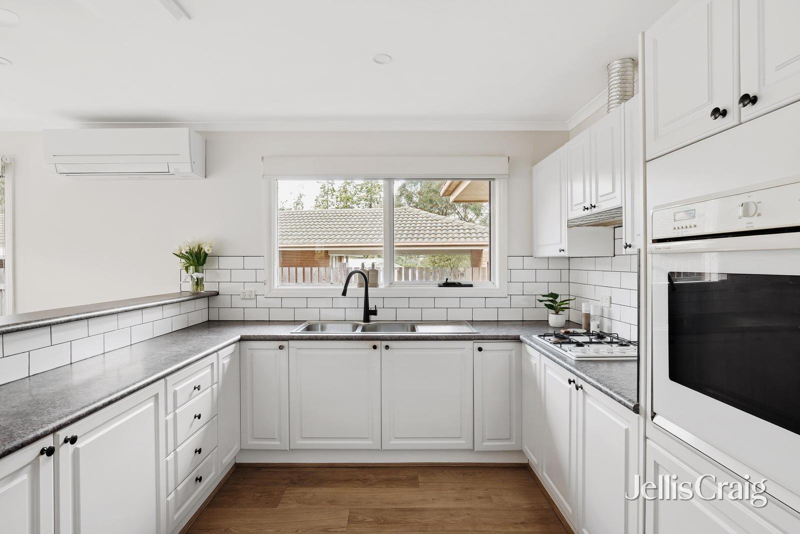 2C Boulton Court, Greensborough image 5