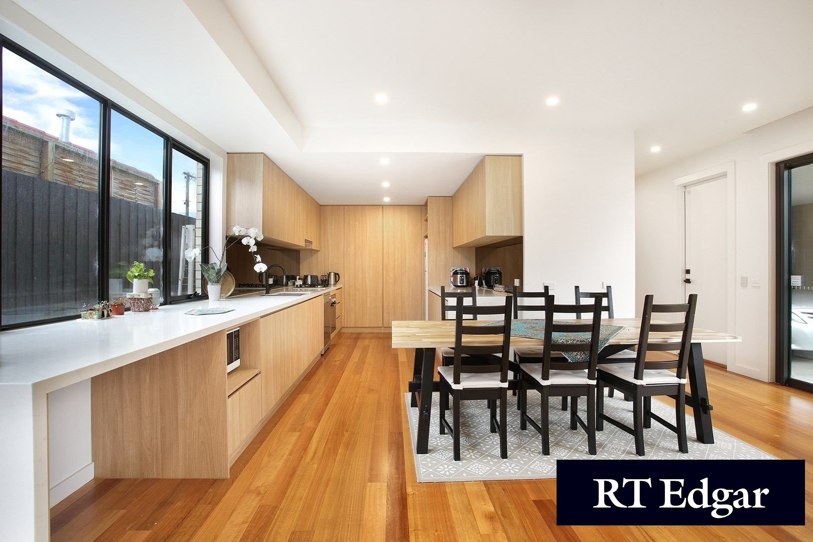 Property Gallery Thumbnail 3