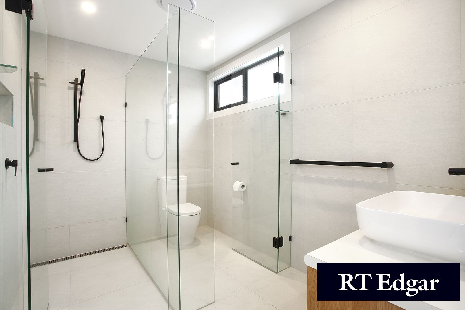 Property Gallery Thumbnail 6