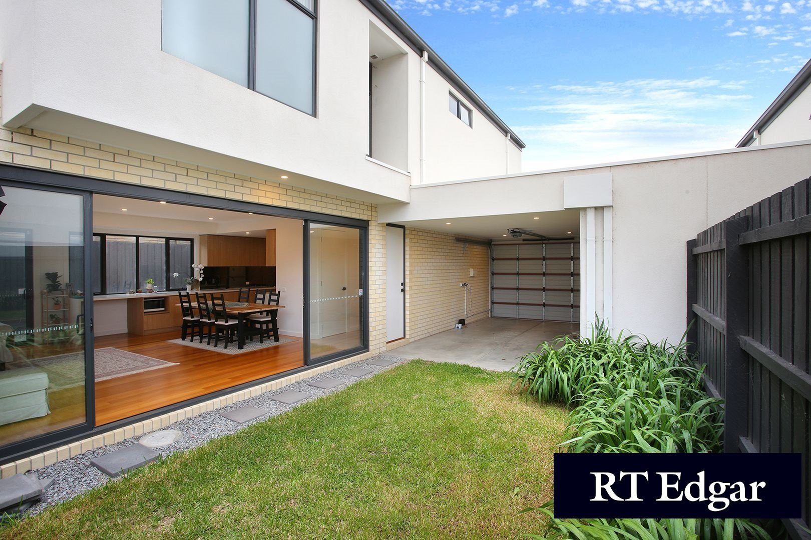 Property Gallery Thumbnail 12
