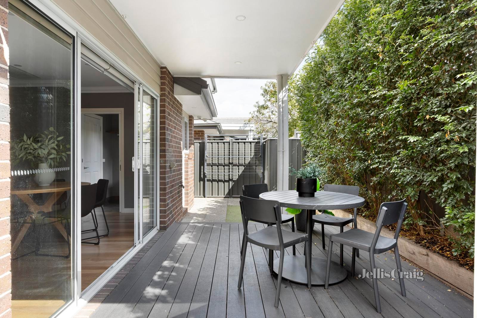 2c Cowper Street, Essendon North image 6