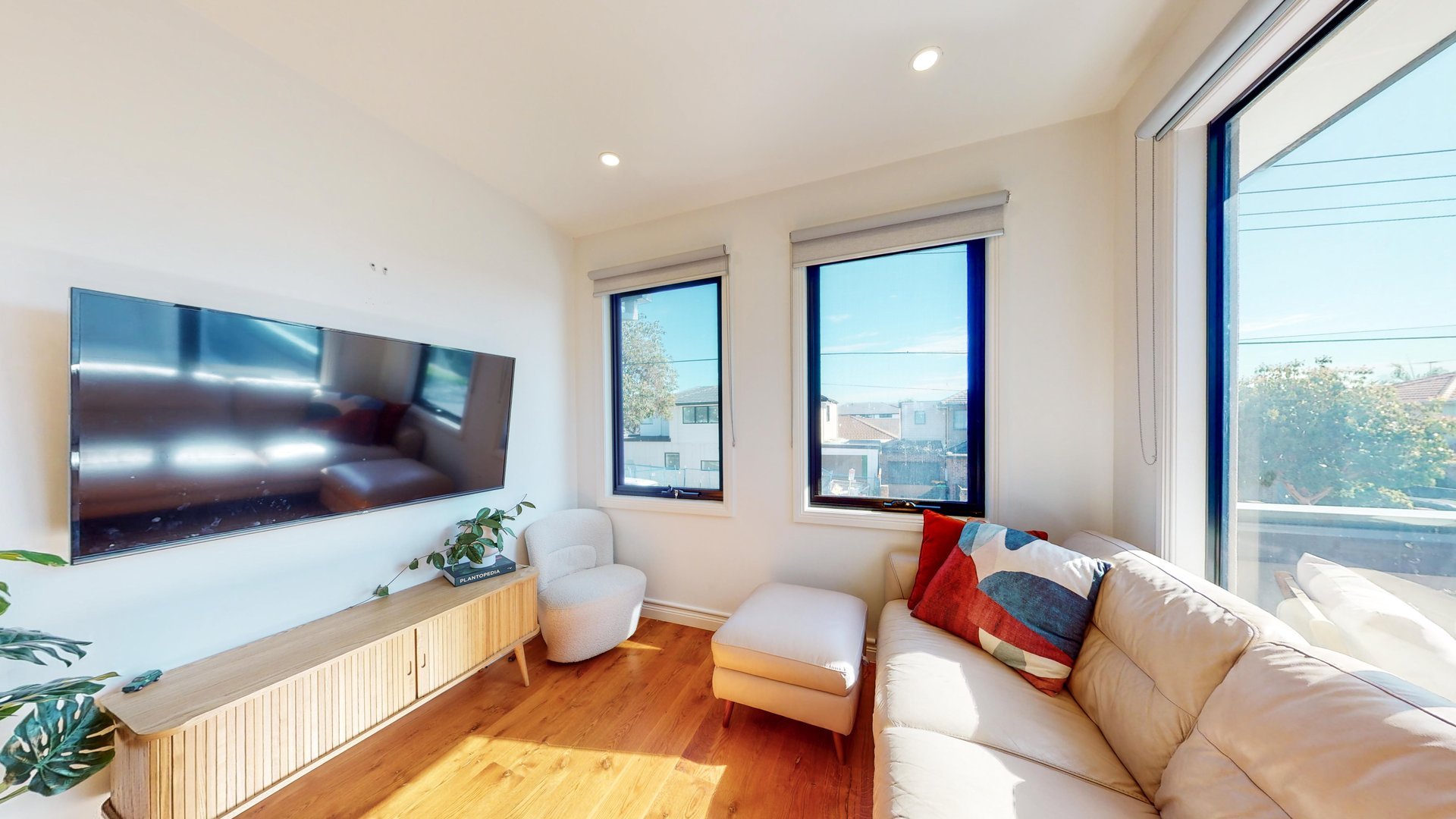 2C Fairbank Road, Bentleigh image 1