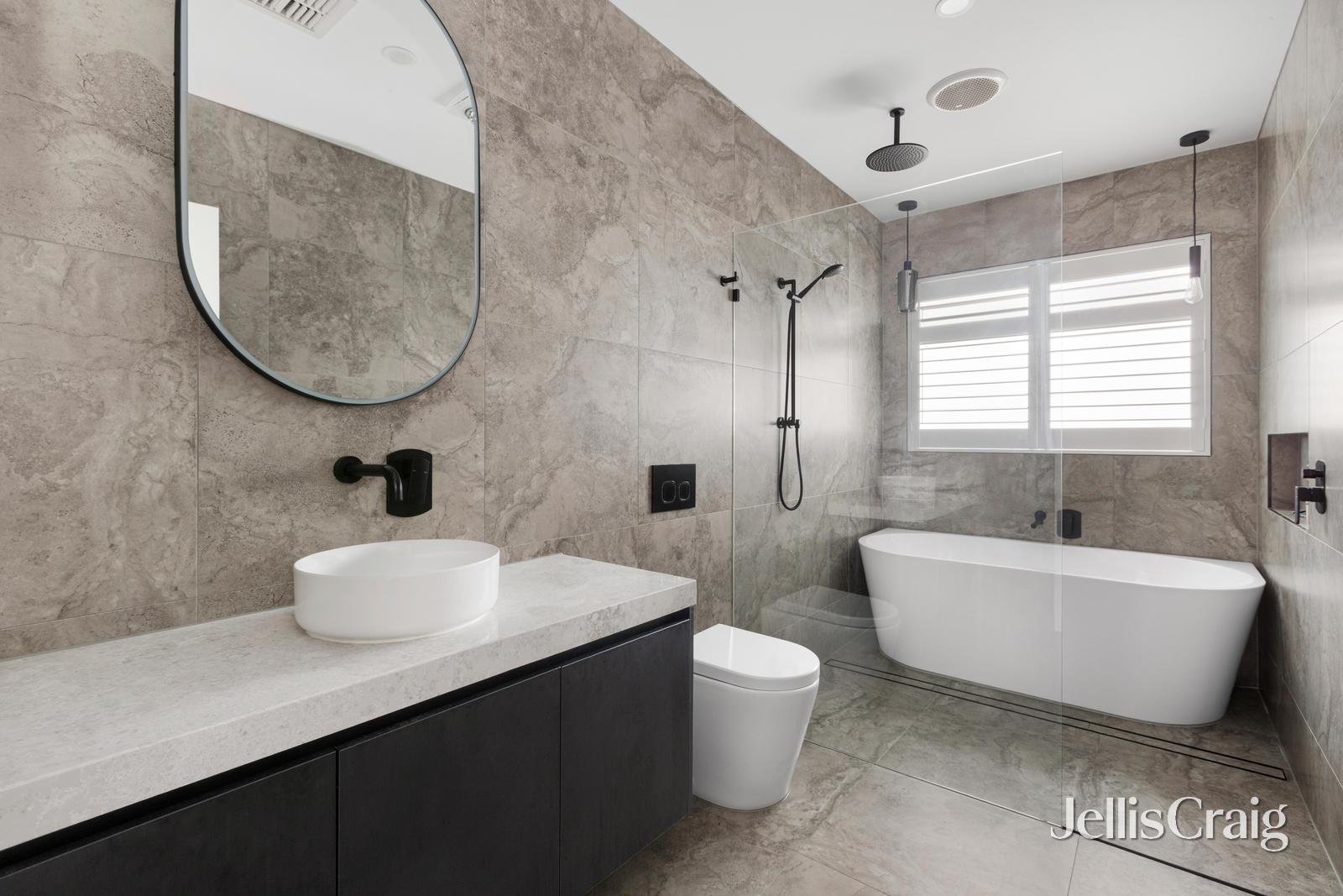 2C First Avenue, Altona North image 6