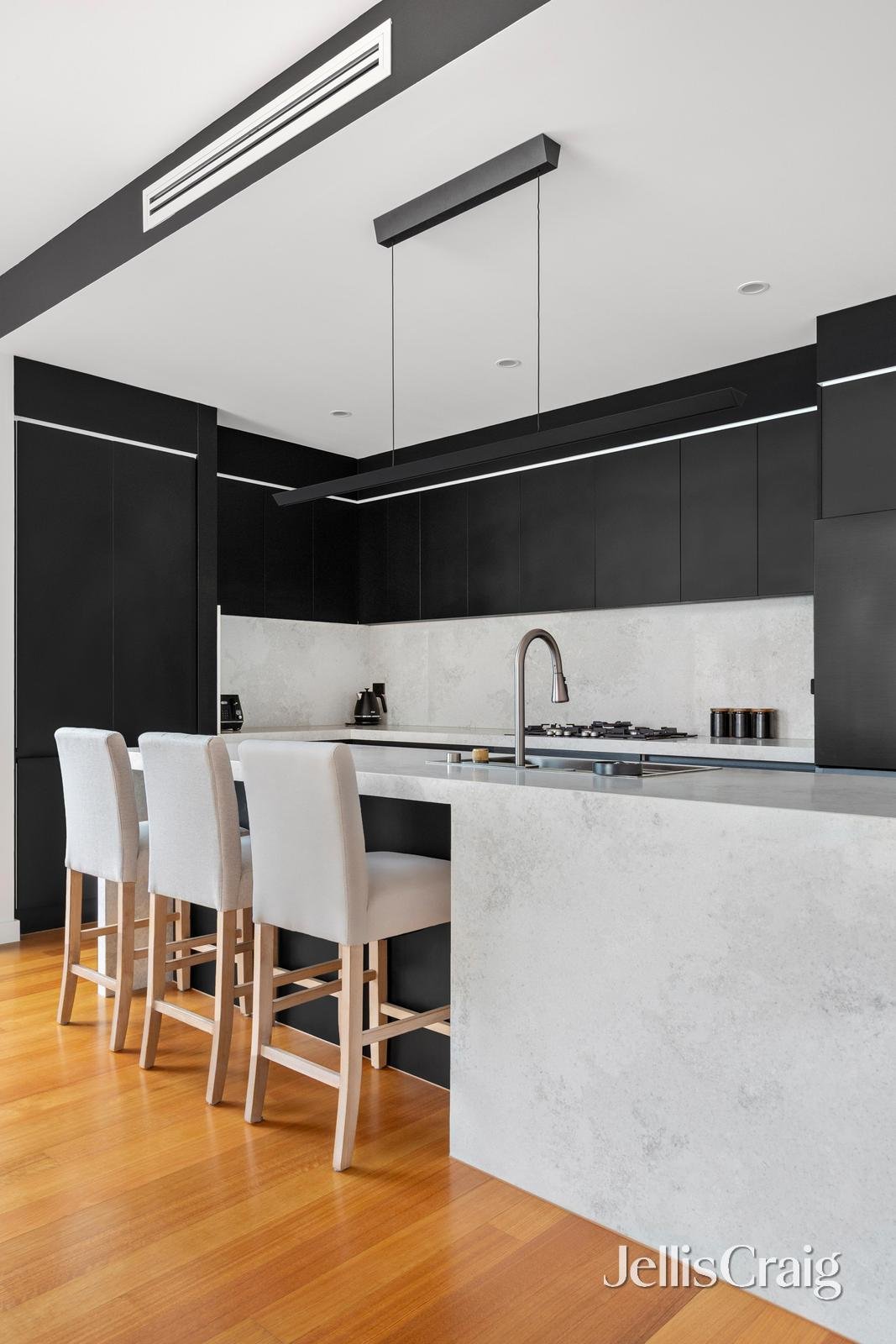 2C First Avenue, Altona North image 15