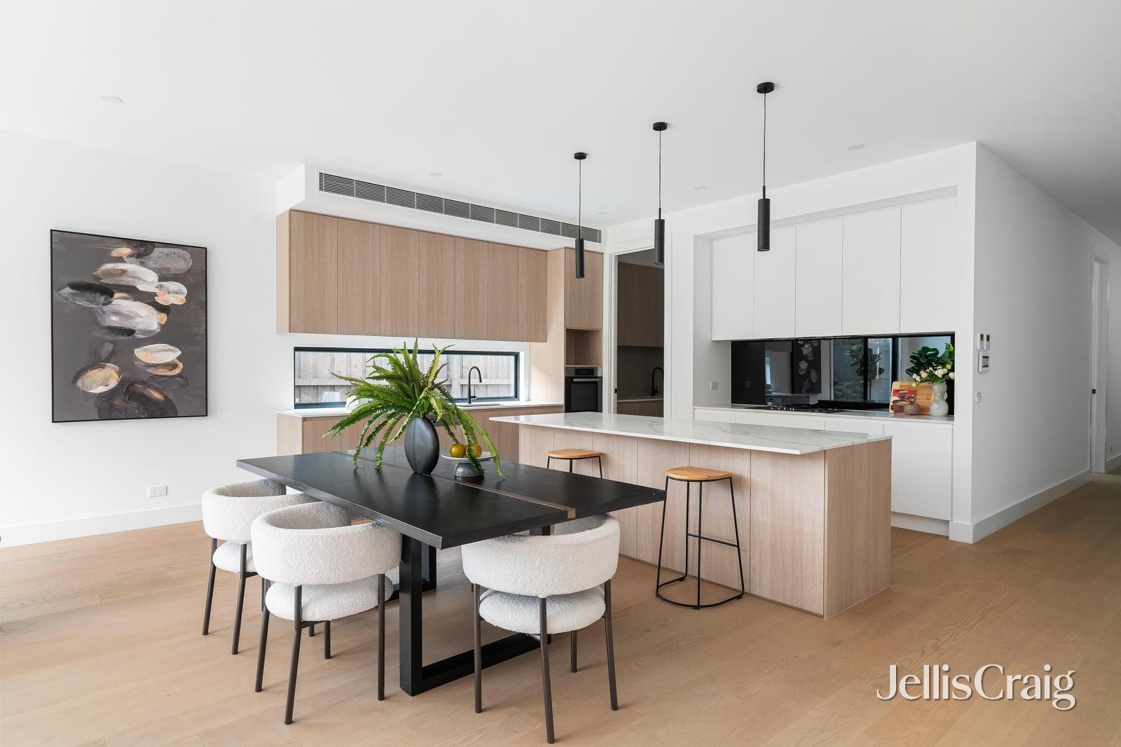 2c Hopetoun Court, Bentleigh East image 2