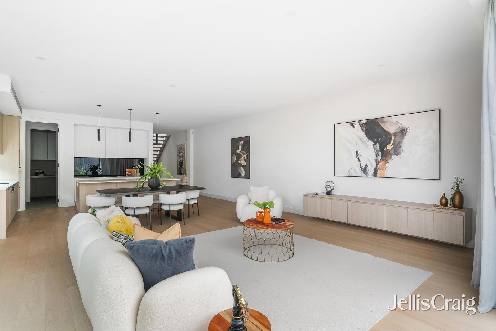 2c Hopetoun Court, Bentleigh East image 5