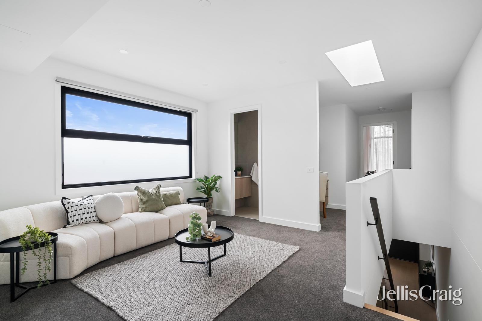 2c Hopetoun Court, Bentleigh East image 8