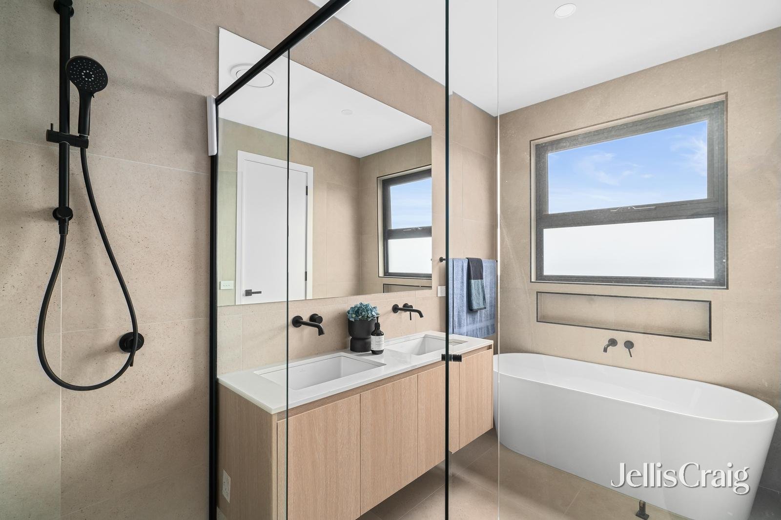 2c Hopetoun Court, Bentleigh East image 11