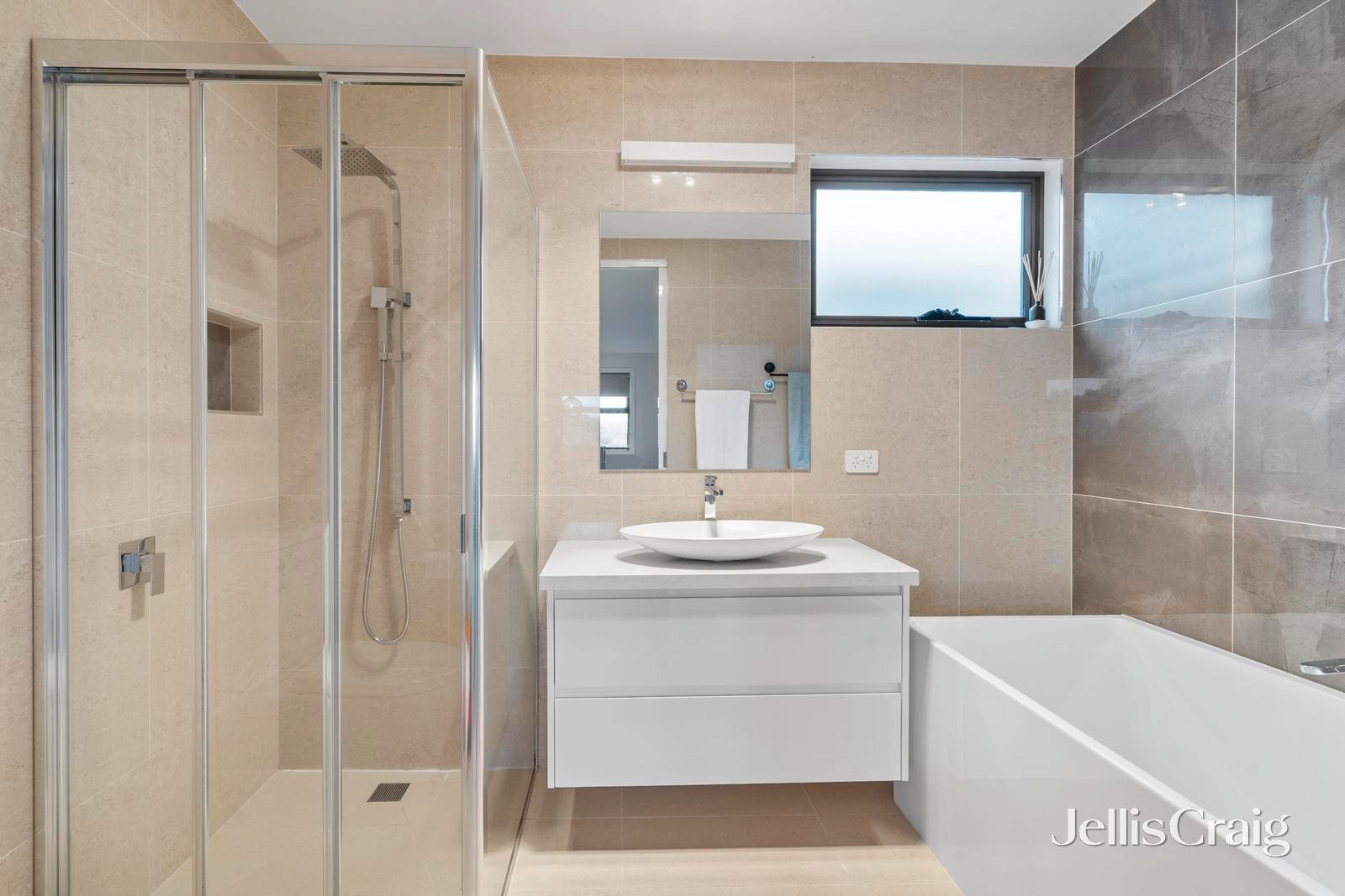 2c Junction Road, Blackburn North image 10