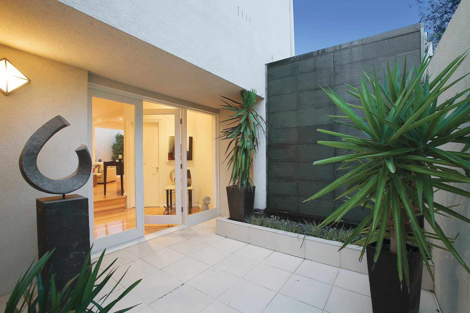 2c Mathoura Road, Toorak image 2