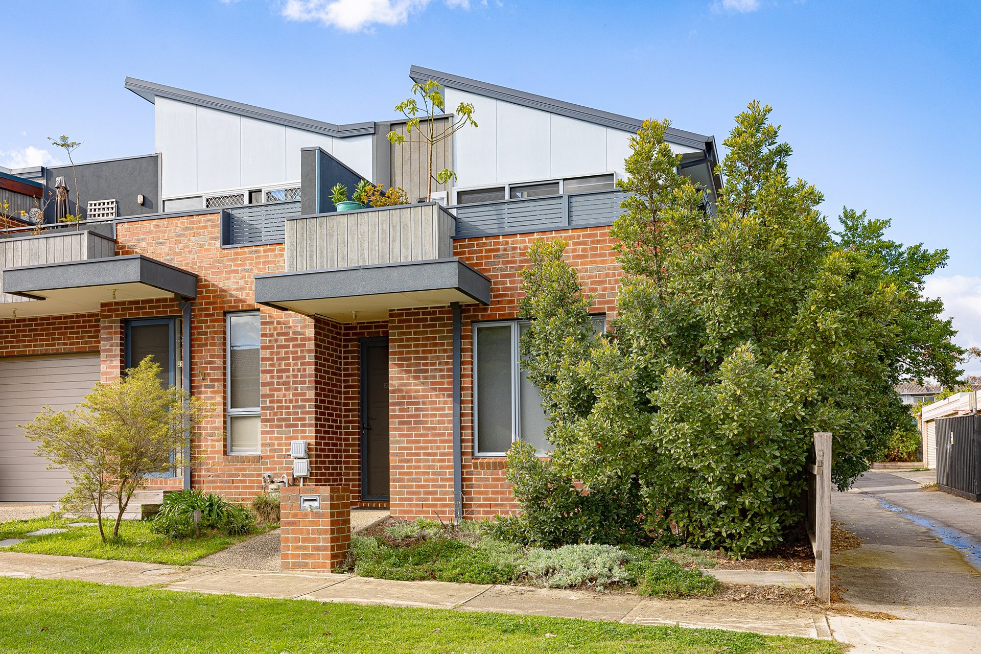2C Tharratt Street, Thornbury VIC 3071