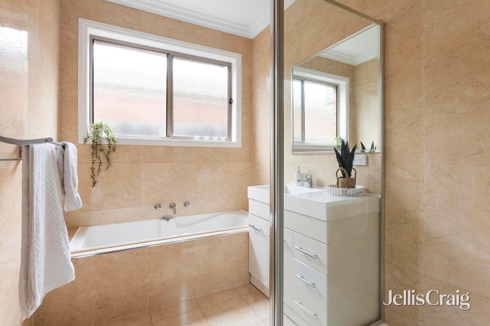 2C Thrower Street, Reservoir image 8