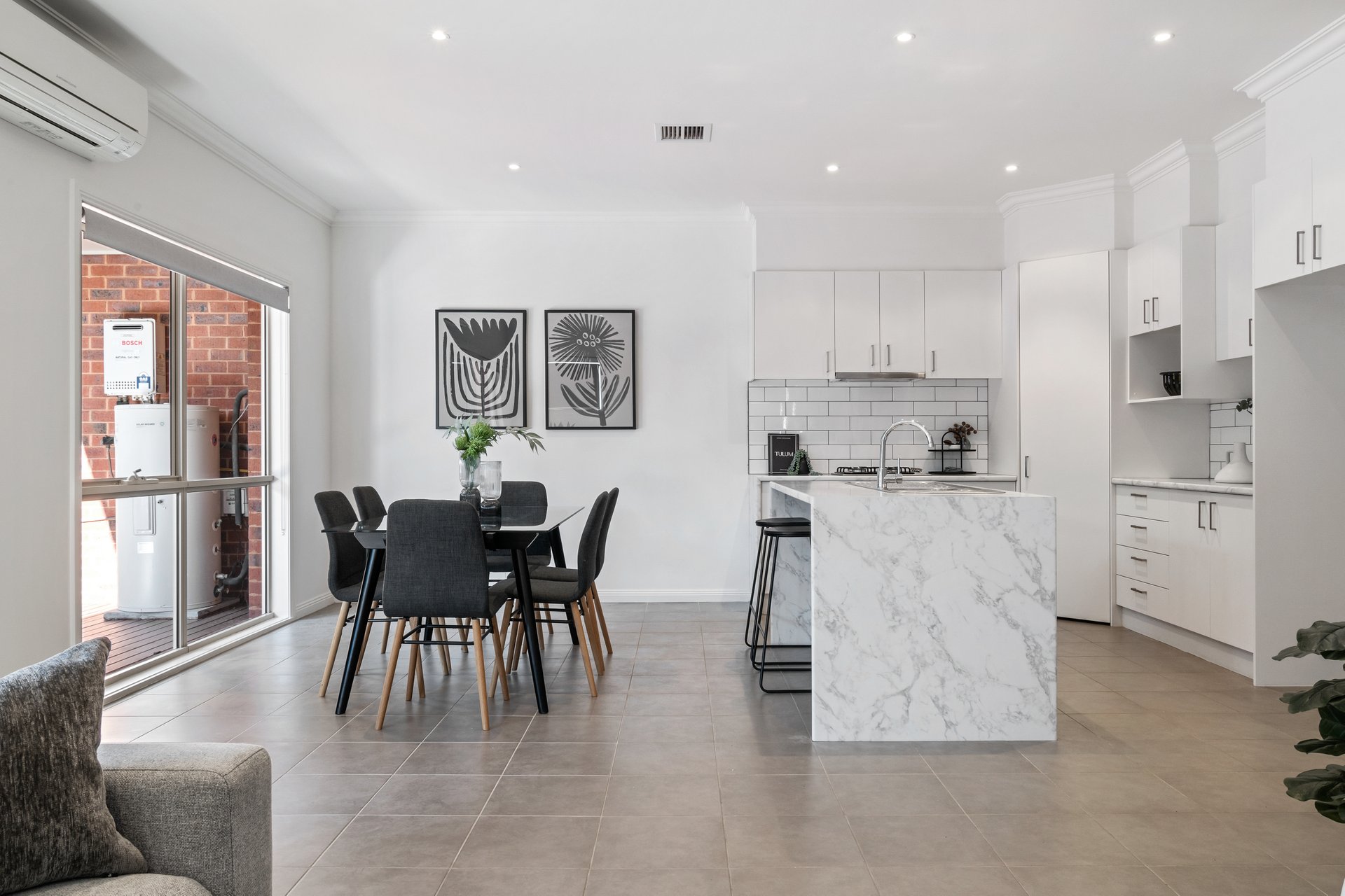 2C Zina Grove, Mooroolbark image 5