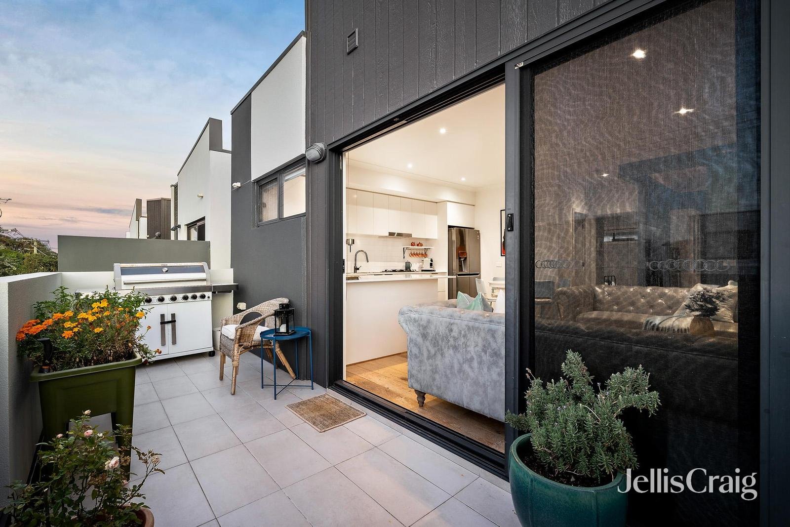 2D Swanpool Avenue, Chelsea image 14