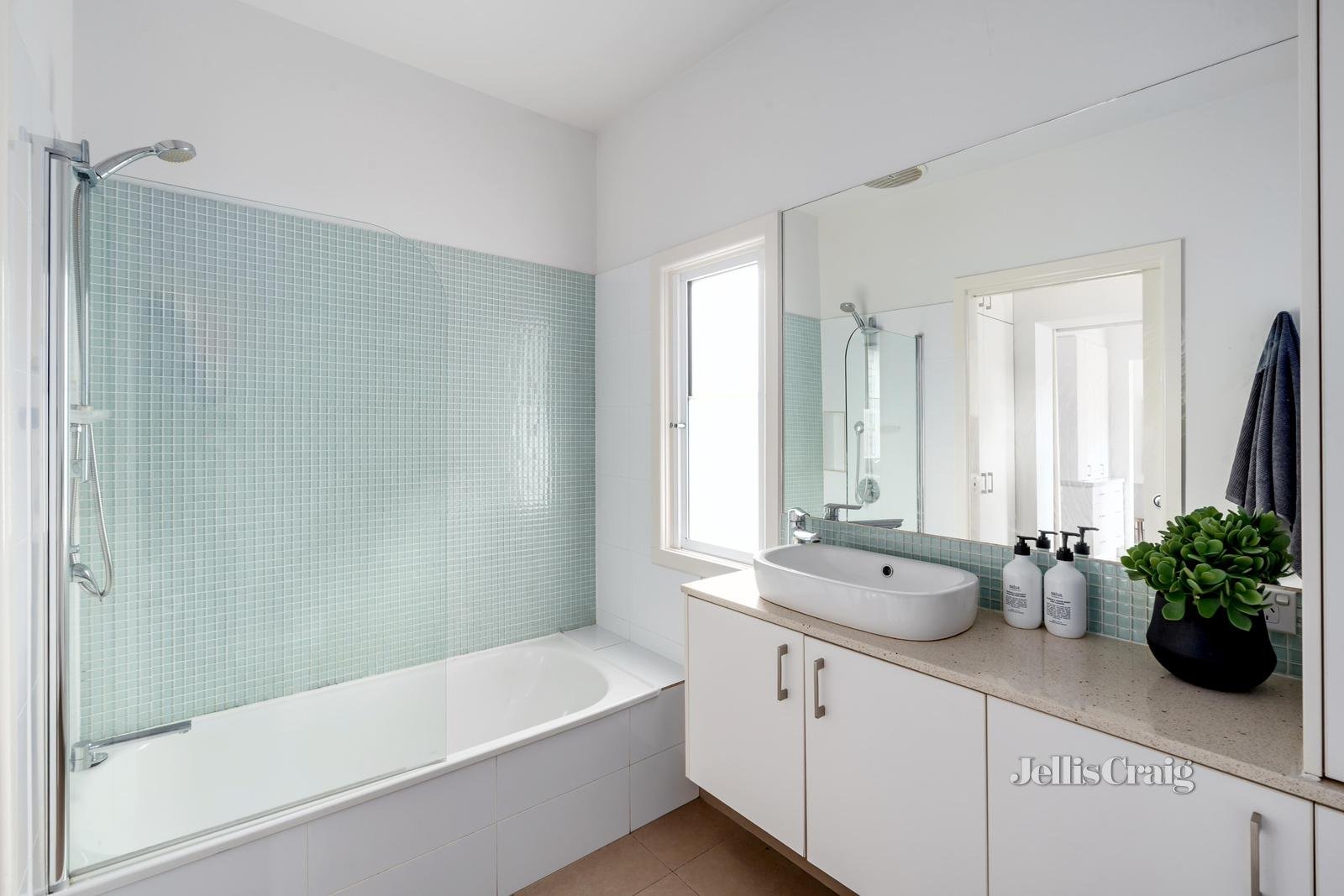 2d Wilks Avenue, Malvern image 9