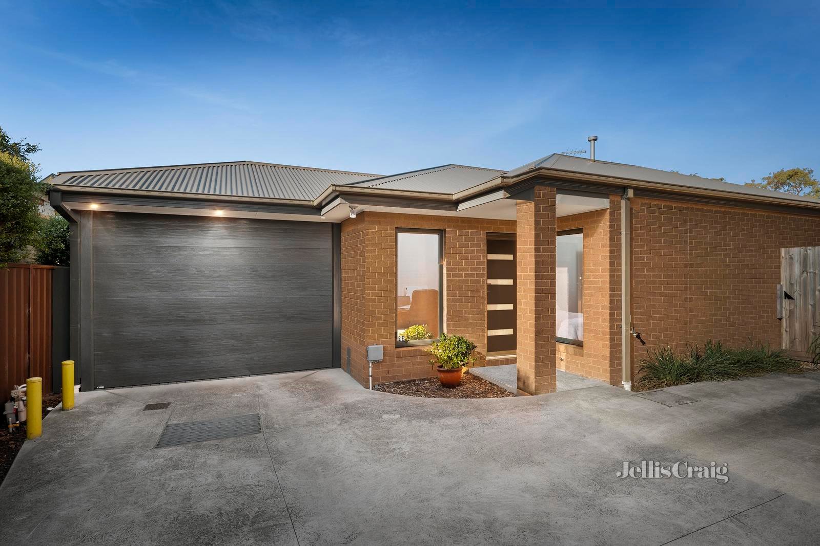 2E Graham Avenue, Kilsyth image 1