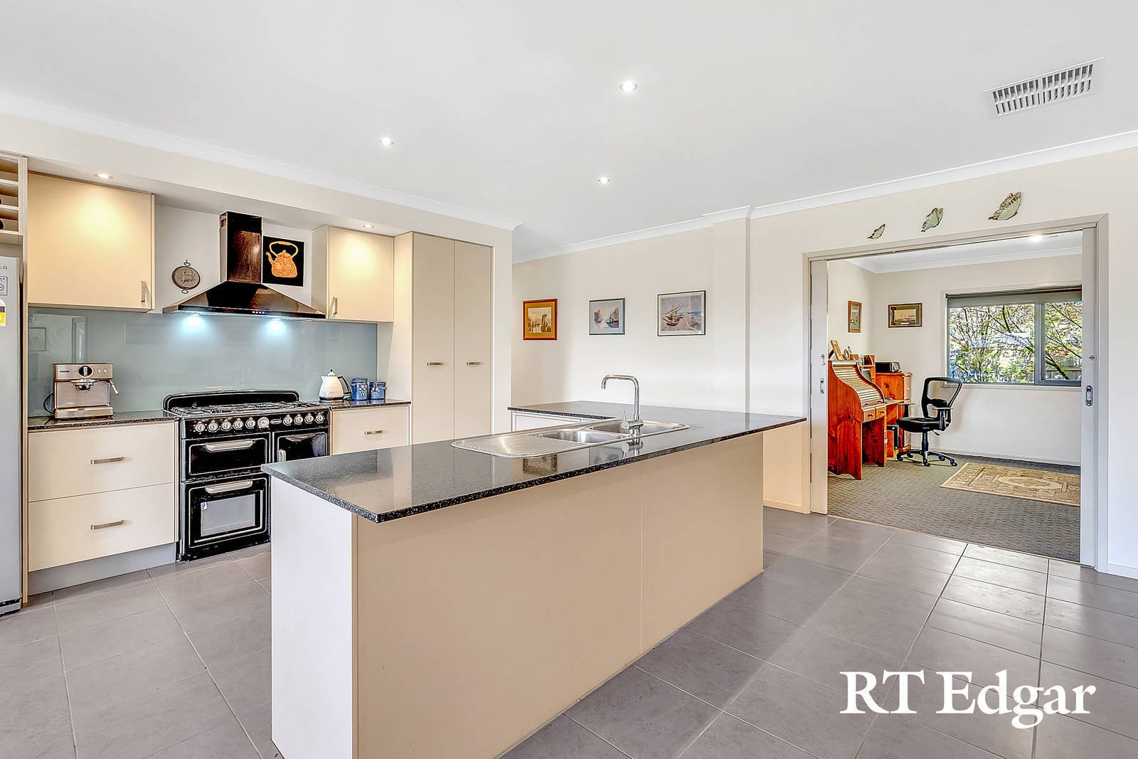 Property Gallery Thumbnail 2