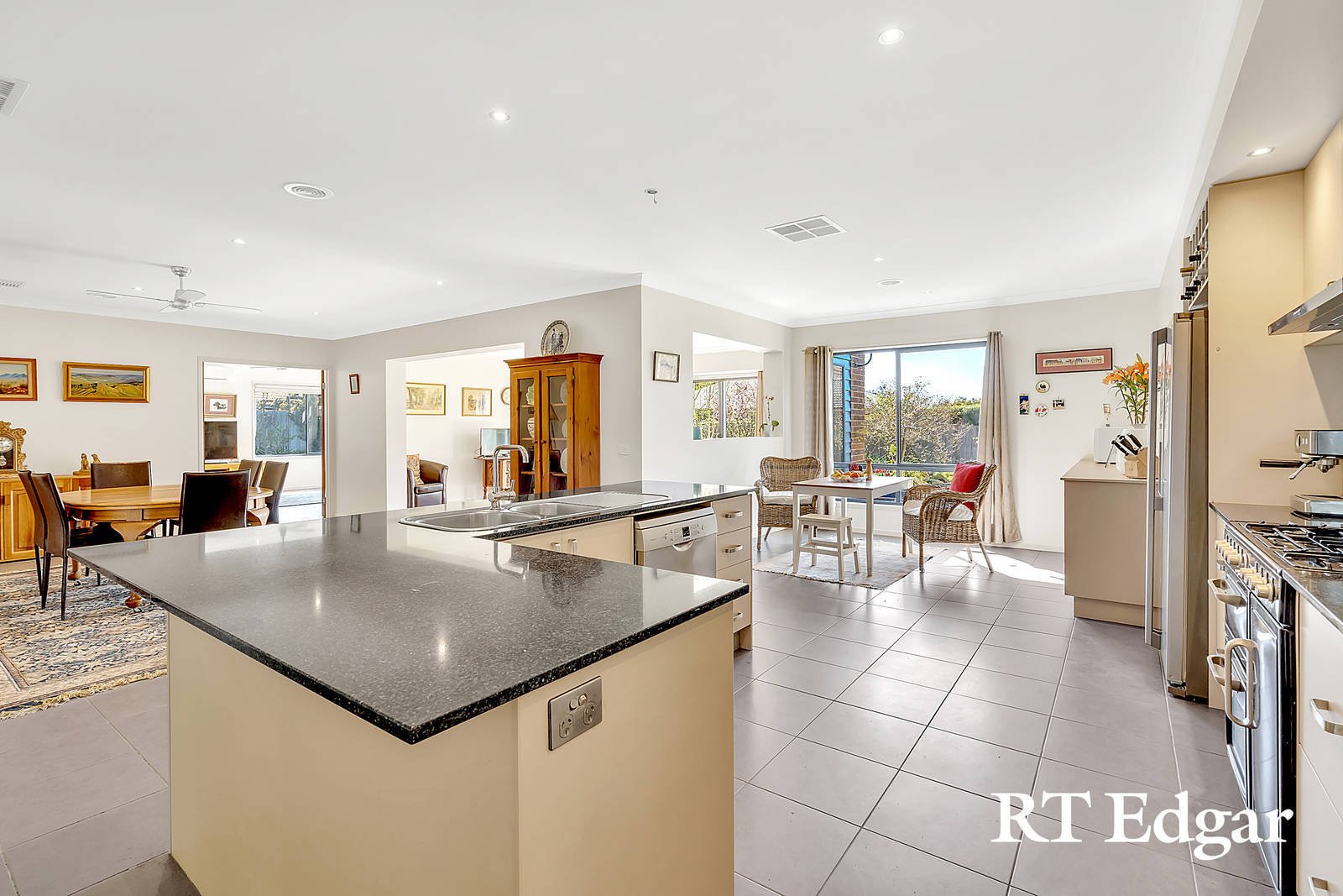 Property Gallery Thumbnail 3