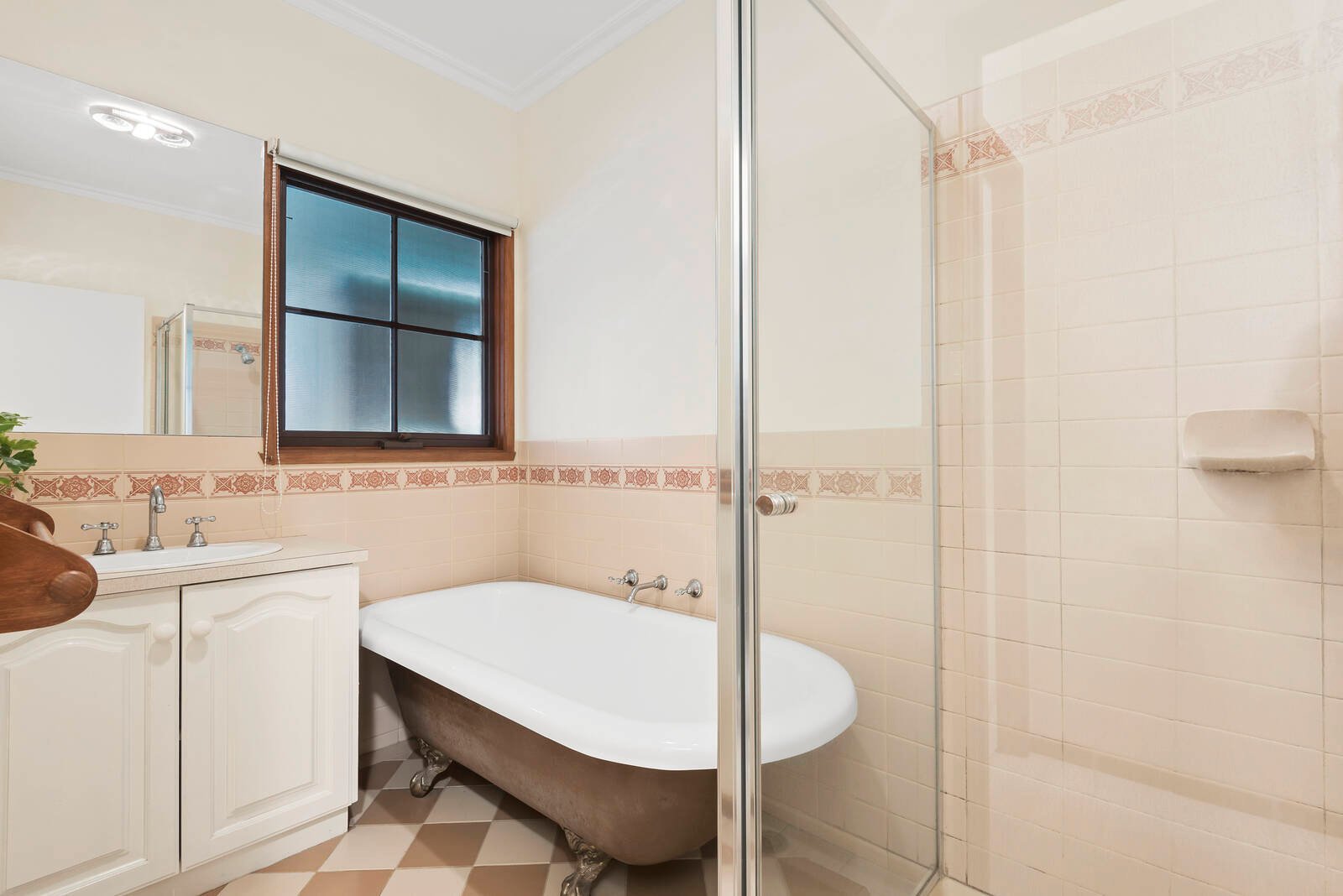Property Gallery Thumbnail 9