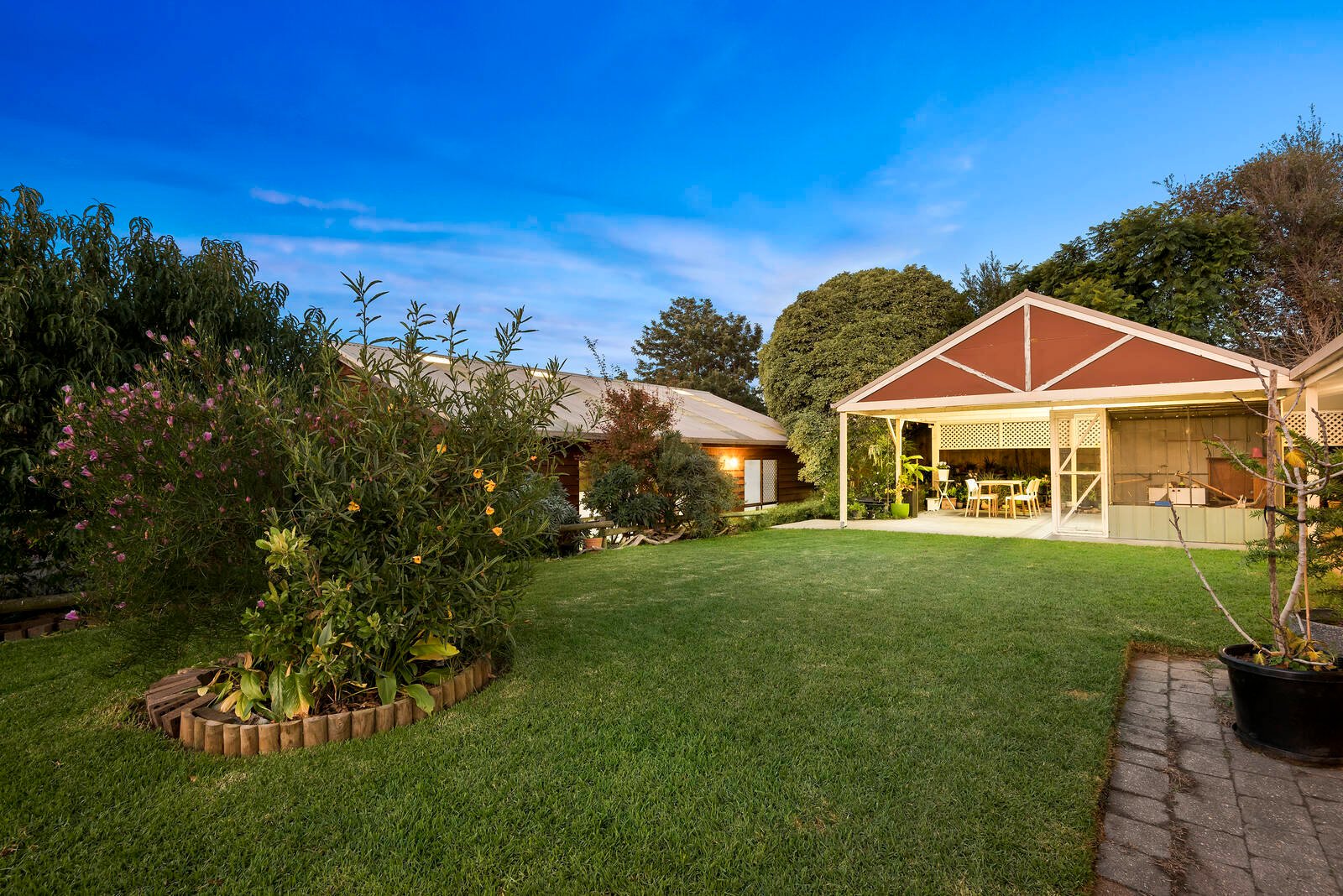 Property Gallery Thumbnail 12