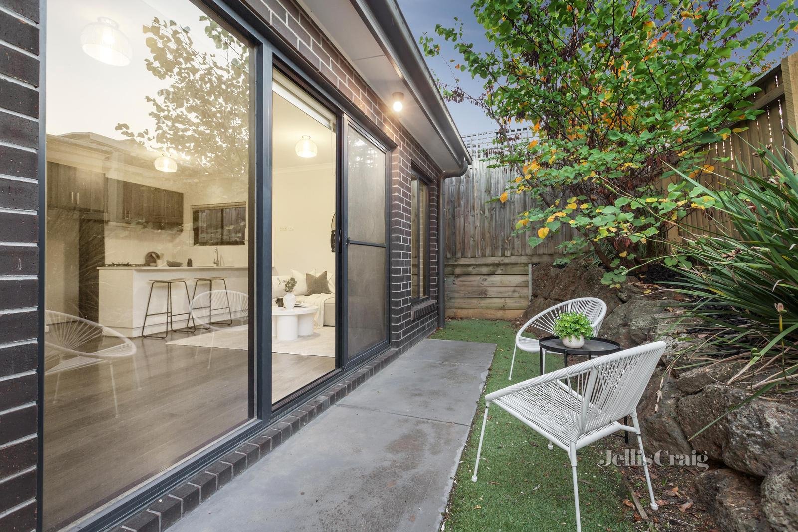 3 & 6/110-112 Nell Street, Greensborough image 18