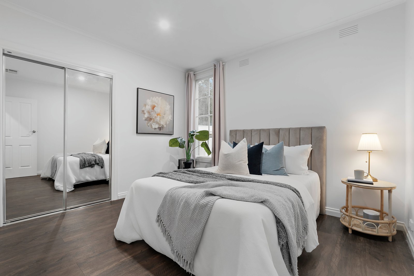Property Gallery Thumbnail 8