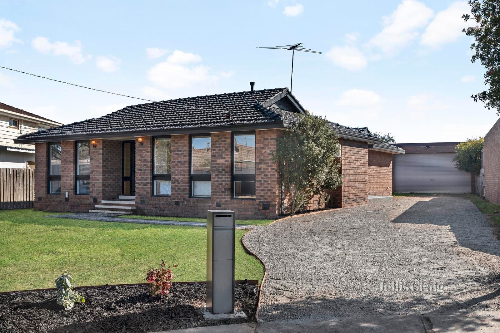 3 Alwyn Court, Keilor East image 2