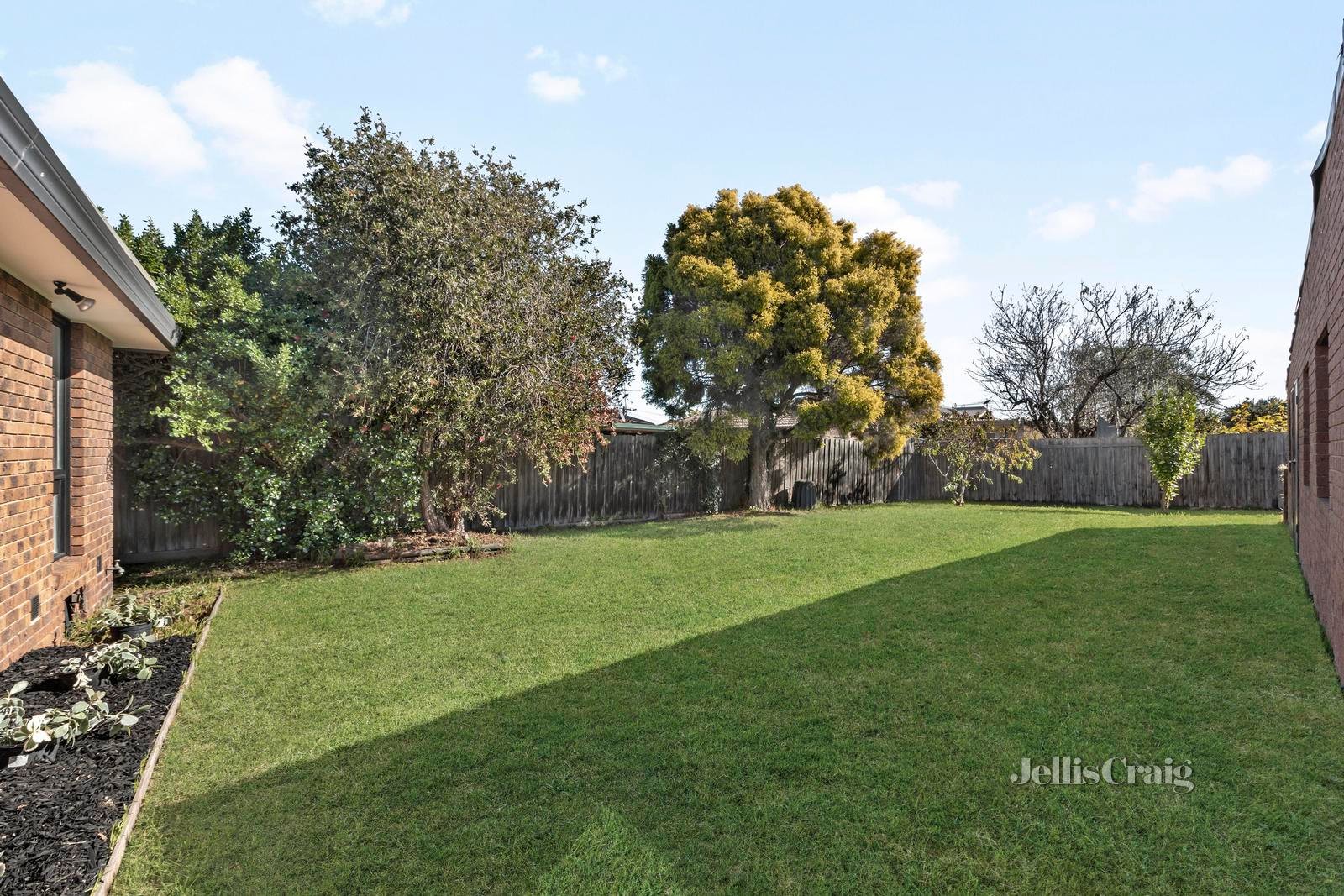 3 Alwyn Court, Keilor East image 11