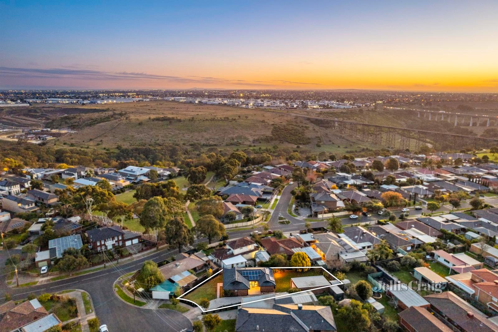 3 Alwyn Court, Keilor East image 14