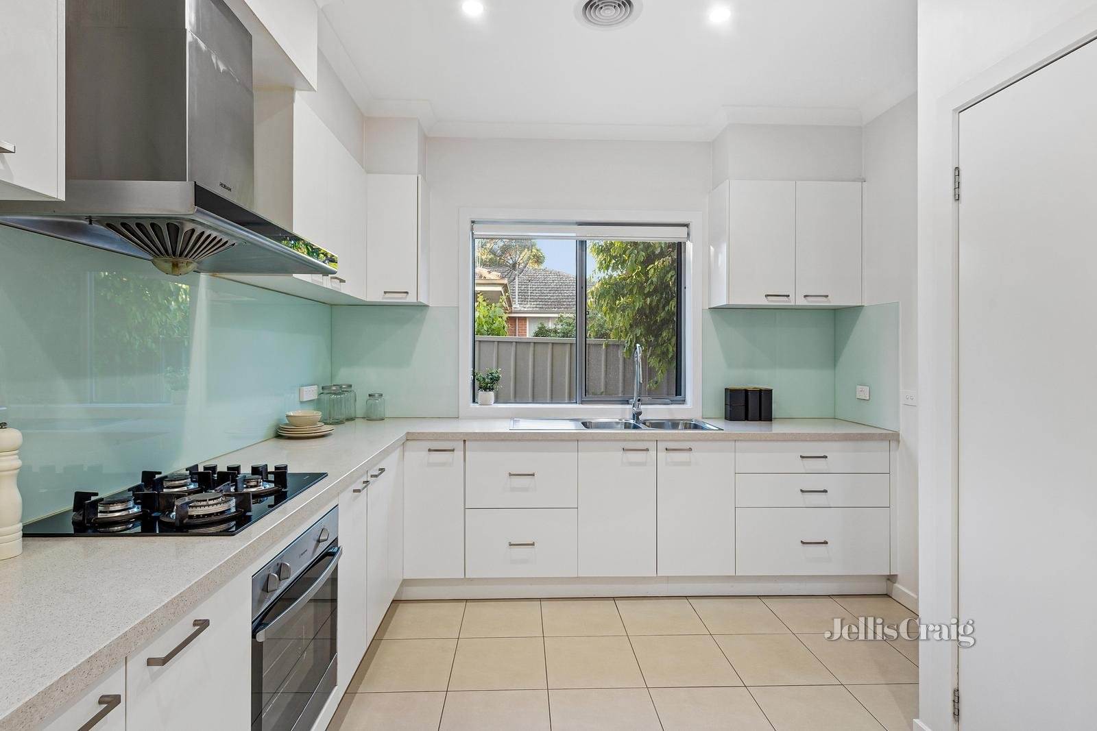 3 Arran Court, Glen Waverley image 5