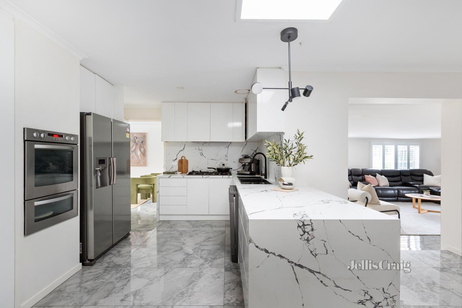 3 Ballandry Crescent, Greensborough image 3